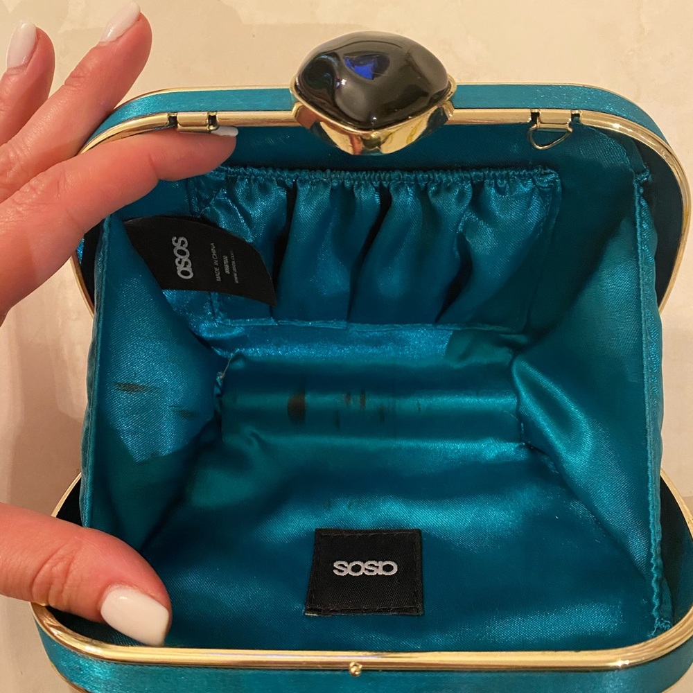 ASOS Hard clutch Holiday - Picture 3 of 6